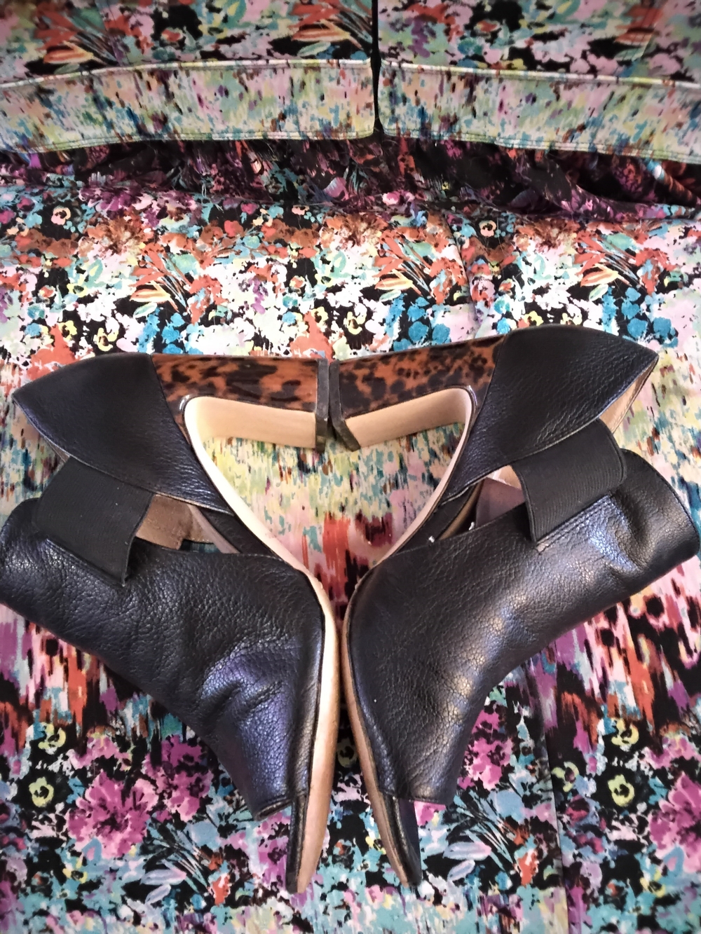 Corso Como Women’s Size 7 Black Leather Peep-Toe 3 Inch Heels Shoes